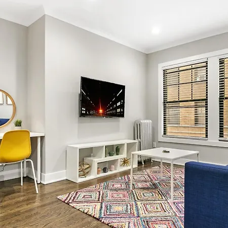 1br Stylishly Furnished In Lakeview - Oakdale 1s Apartment