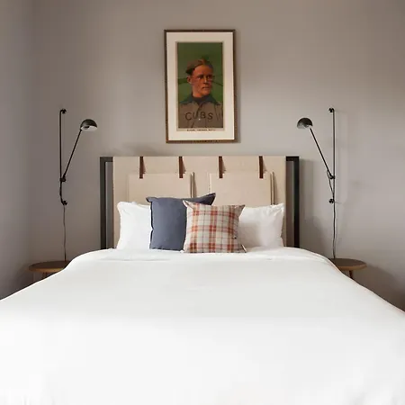 Sonder — Wrigley Field Aparthotel Chicago