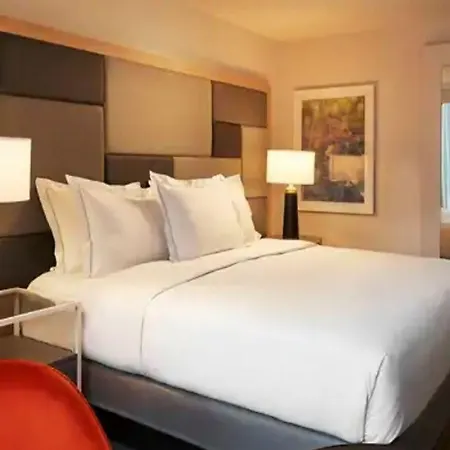 Hilton Grand Vacations Club Magnificent Mile 3* Chicago