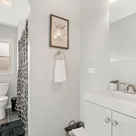 Trendy & Insta-worthy 2br - Kimball Rep Apartment *