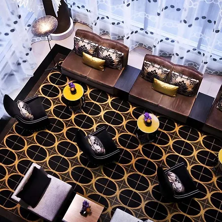 Thewit By Suiteness *
