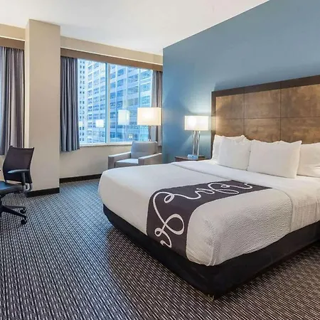 La Quinta & By Wyndham Downtown Chicago