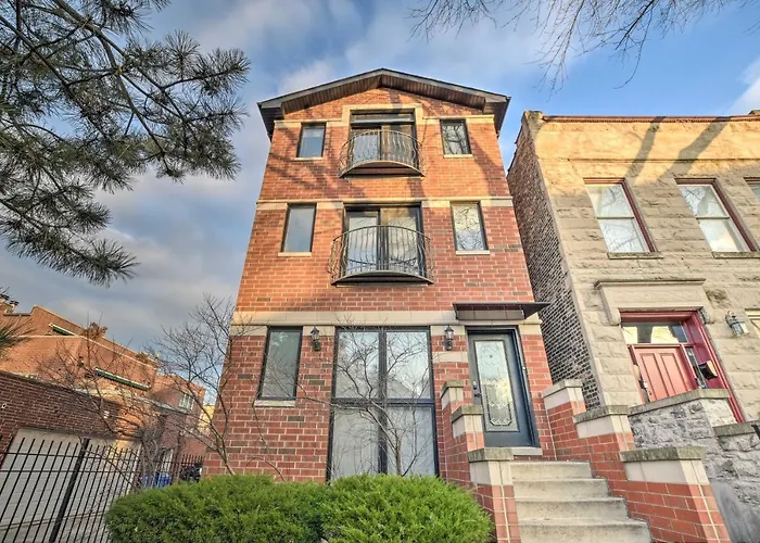 Chicago Condo With Balcony Walk To Cta Stations!