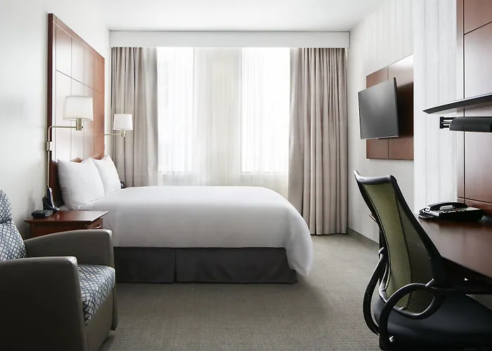 Central Loop Hotel