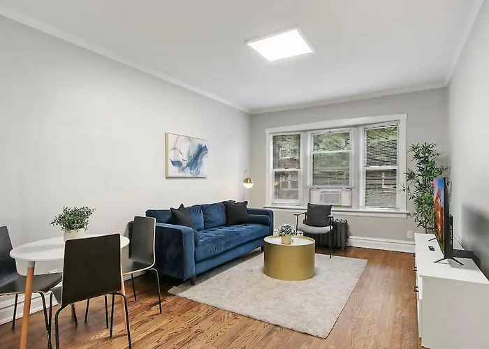 Chic & Fully Furnished 2Br Apartment - Roscoe 1