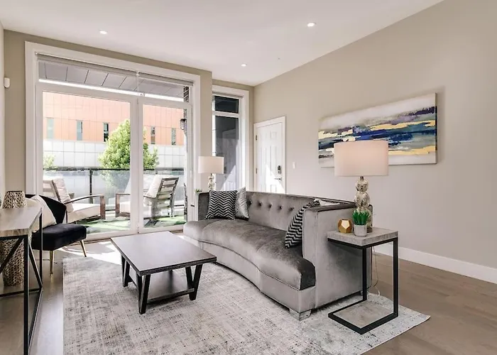 Stunning Duplex Condo #1 - Downtown River North