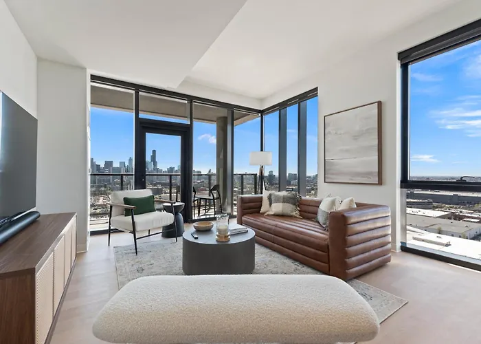 Foundry Unmatched Skyline Views At Lincoln Park