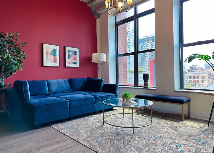 Beautiful 2Br With Smart Tv, Gym Access & Parking Close To Mccormick Place, Museums & Lake Michigan