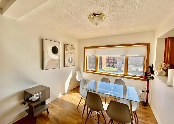Spacious 3Bd Apartment In A Prime Chicago Location
