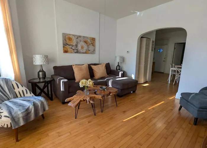 3 Bedroomin The Medical Center