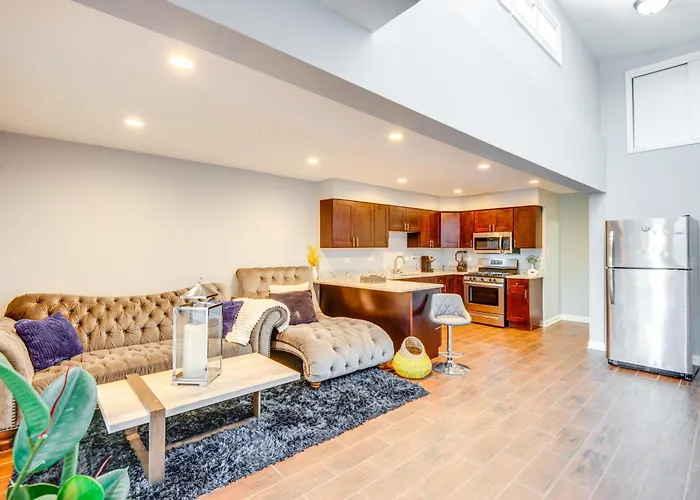 Chicago Vacation Rental Apartment Near Parks!