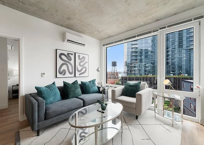 High-Rise 4Br W Views Comfort & Space