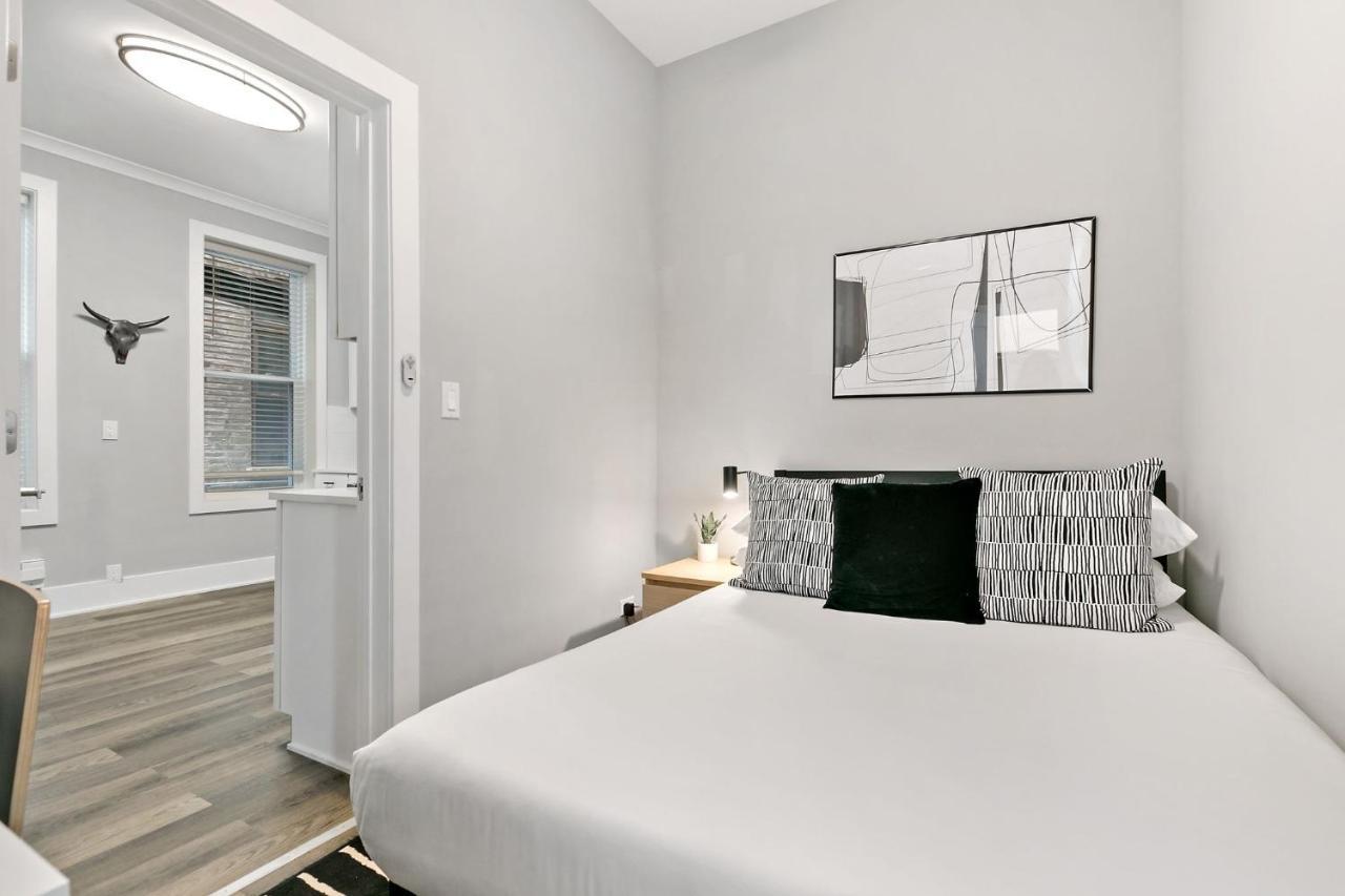 Apartment 2br Comfy And Stylish In West Town - Erie 1r Chicago