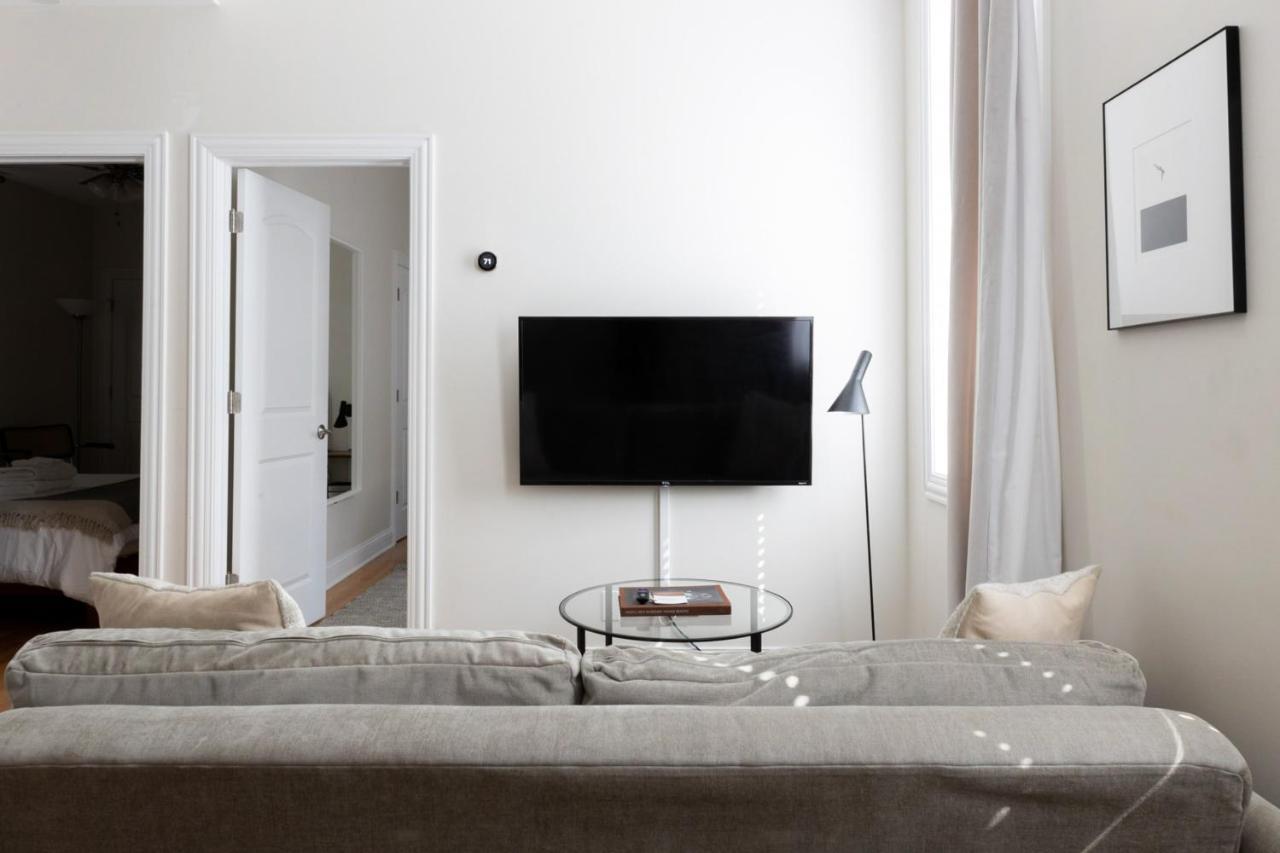 Apartamento Frontdesk Updated West Town 2 Bedroom Apt With W&d