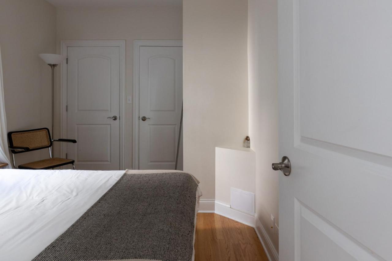Frontdesk Updated West Town 2 Bedroom Apt With W&d Chicago