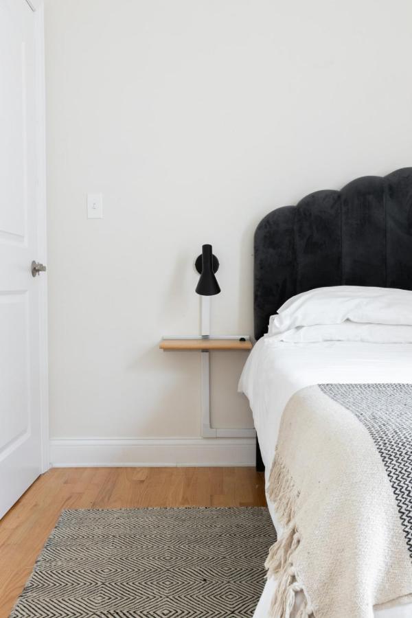 Frontdesk Updated West Town 2 Bedroom Apt With W&d Chicago