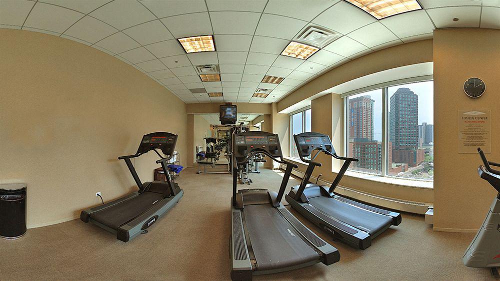 Embassy By Hilton Downtown Magnificent Mile Hotel 4*