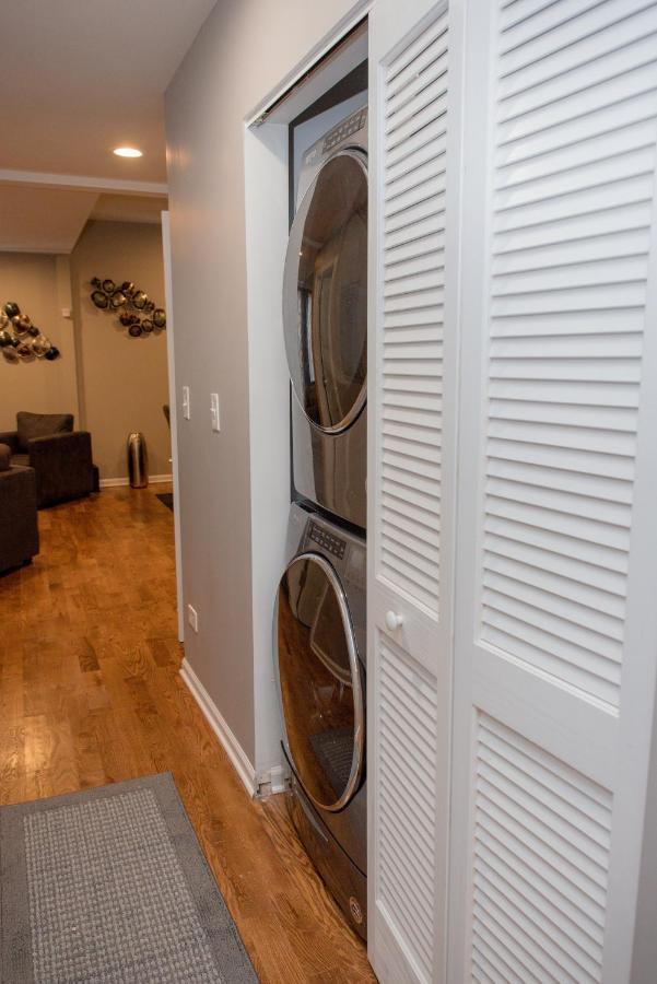 Luxurious At Modern With Self Check-in Mins Frm Downtown Apartment Chicago