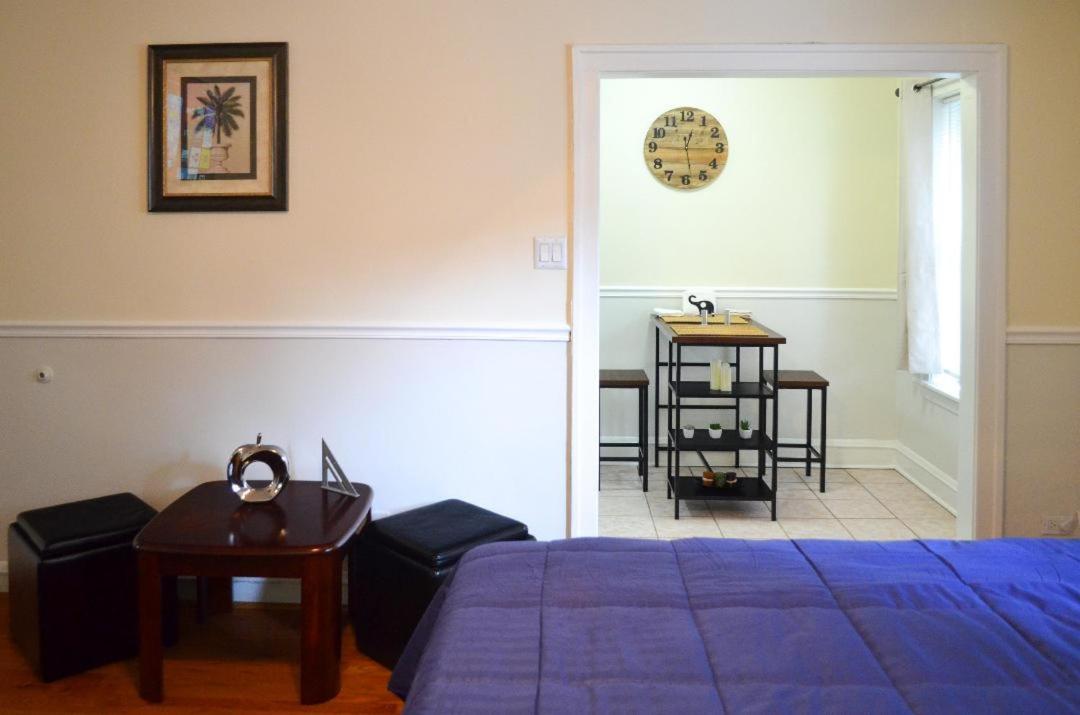 Apartment Cozy Near Wrigley Field And Boystown Chicago