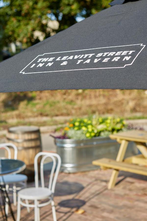 The Leavitt Street & Tavern