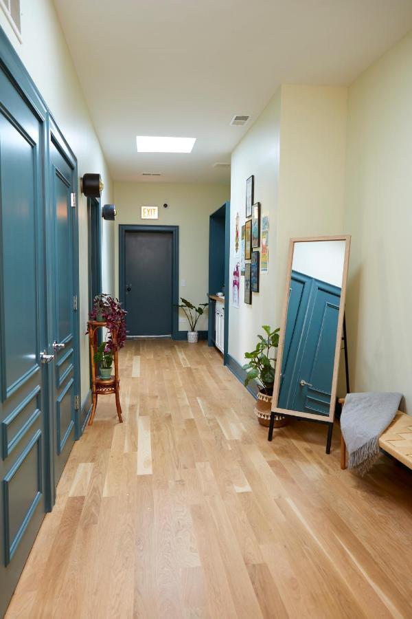 The Leavitt Street & Tavern