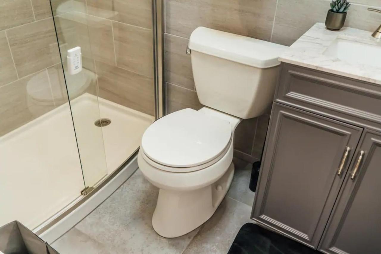 Fully Furnished Studio With Wifi Amazing Deal! - Oakdale 413 - Moved Inventory