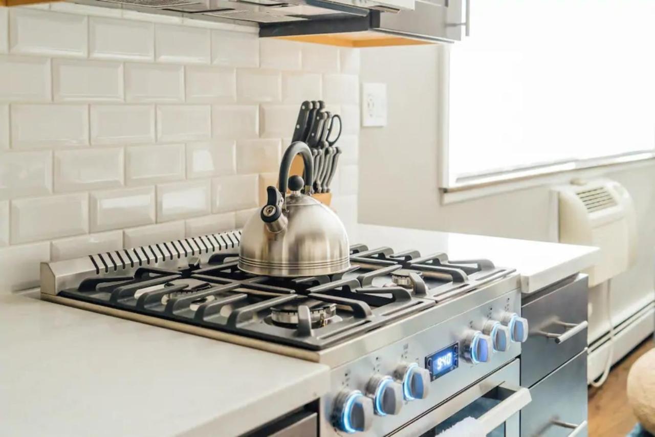 Fully Furnished Studio With Wifi Amazing Deal! - Oakdale 413 - Moved Inventory Chicago