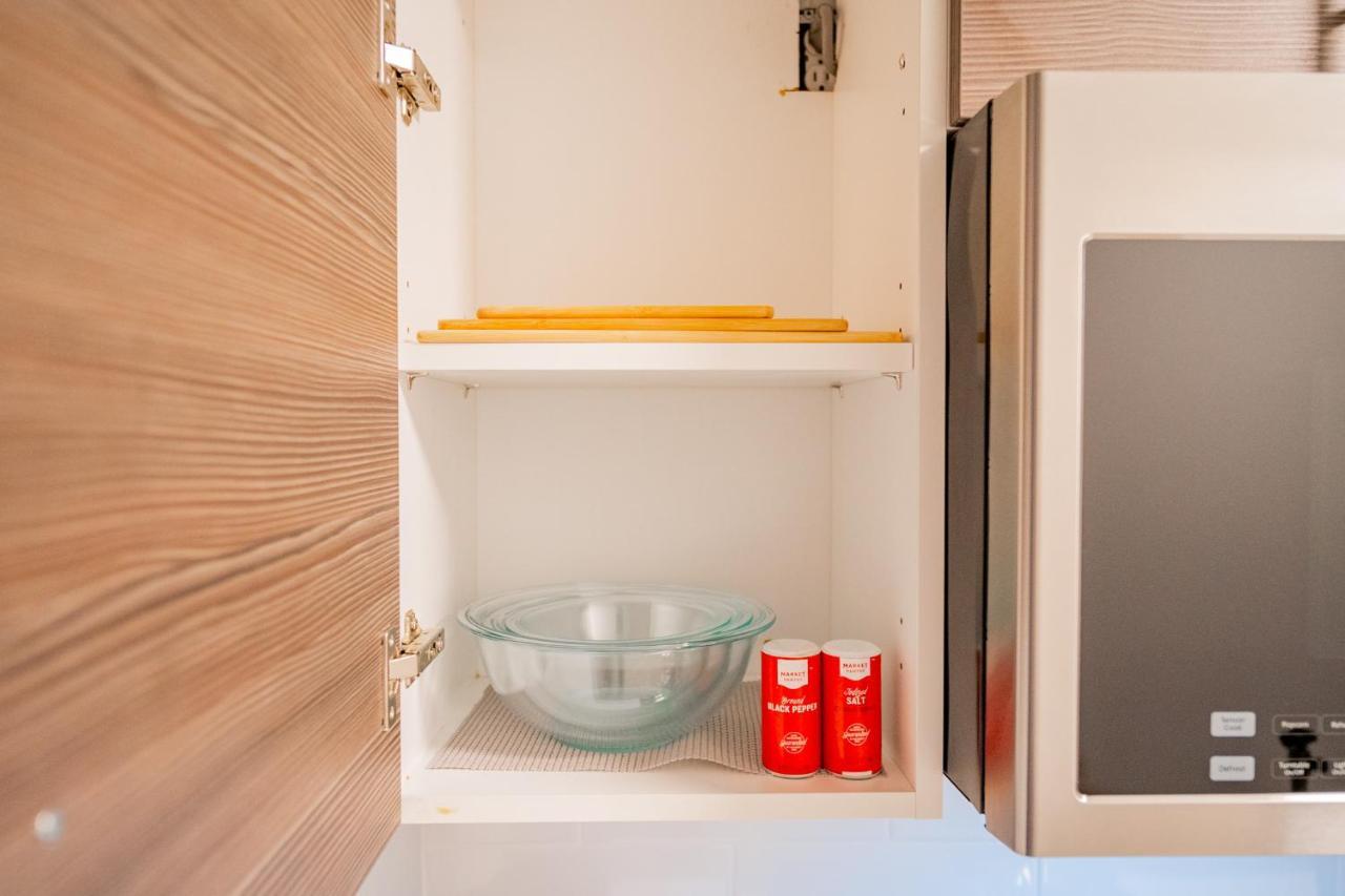 Comfy And Complete Studio Apt Near Boystown - Oakdale 317 Rep Appartement