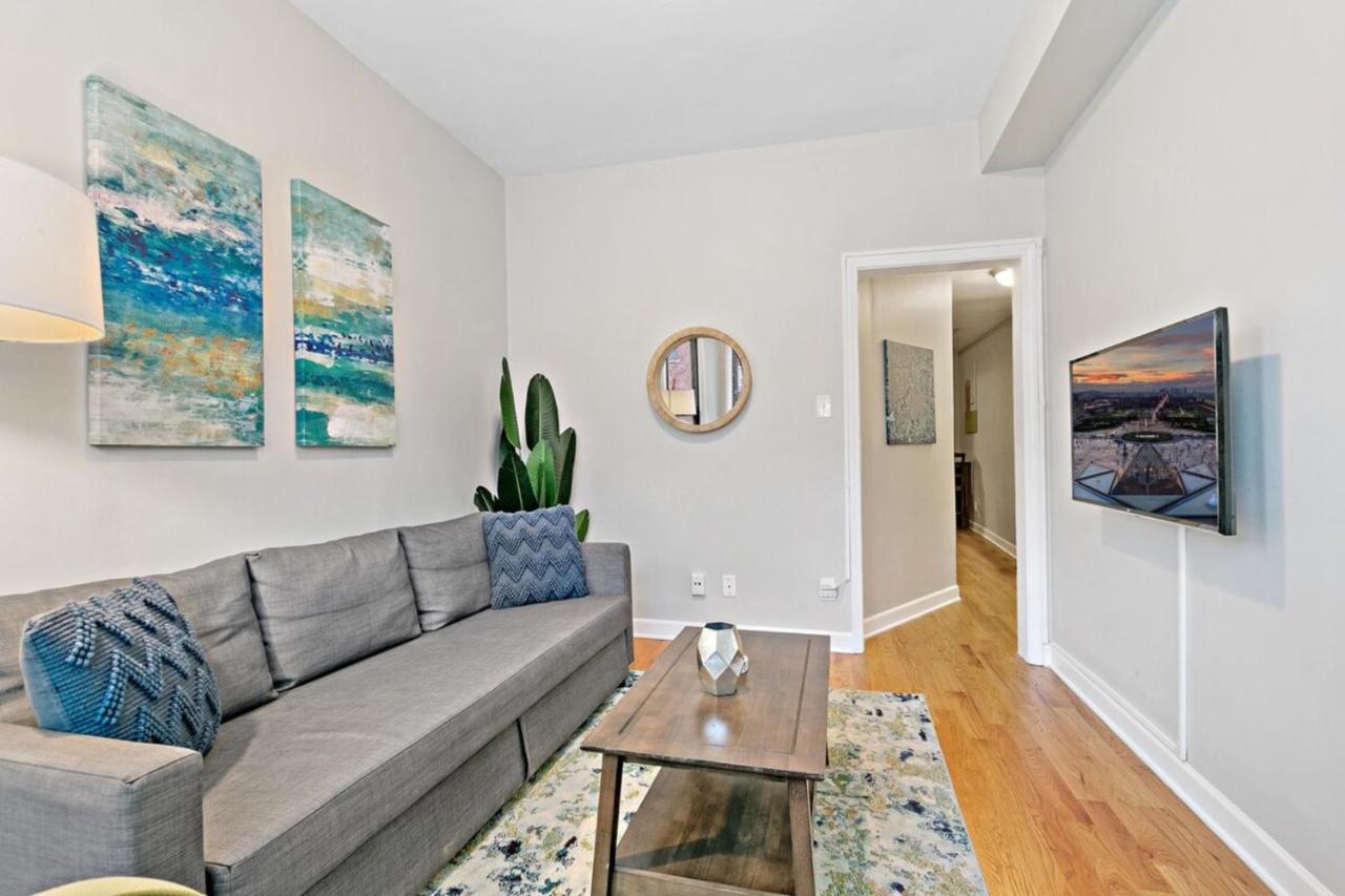 Feel The Vibe 2br Designer - Halsted 3d Apartment Chicago