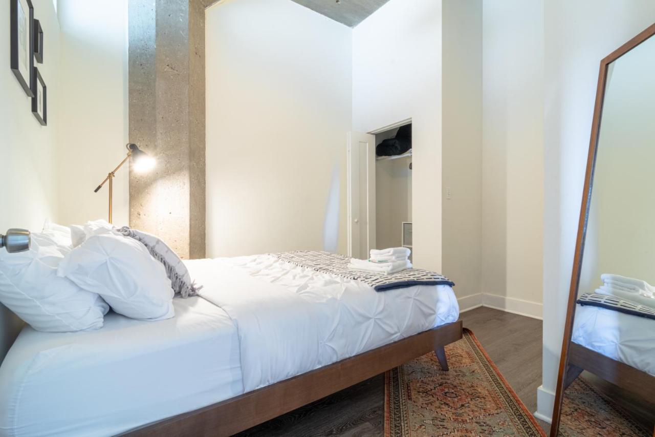Mccormick Place Modern 2Br Loft In Downtown Chicago Michigan Avenue With Optional Parking Near Soldier Field