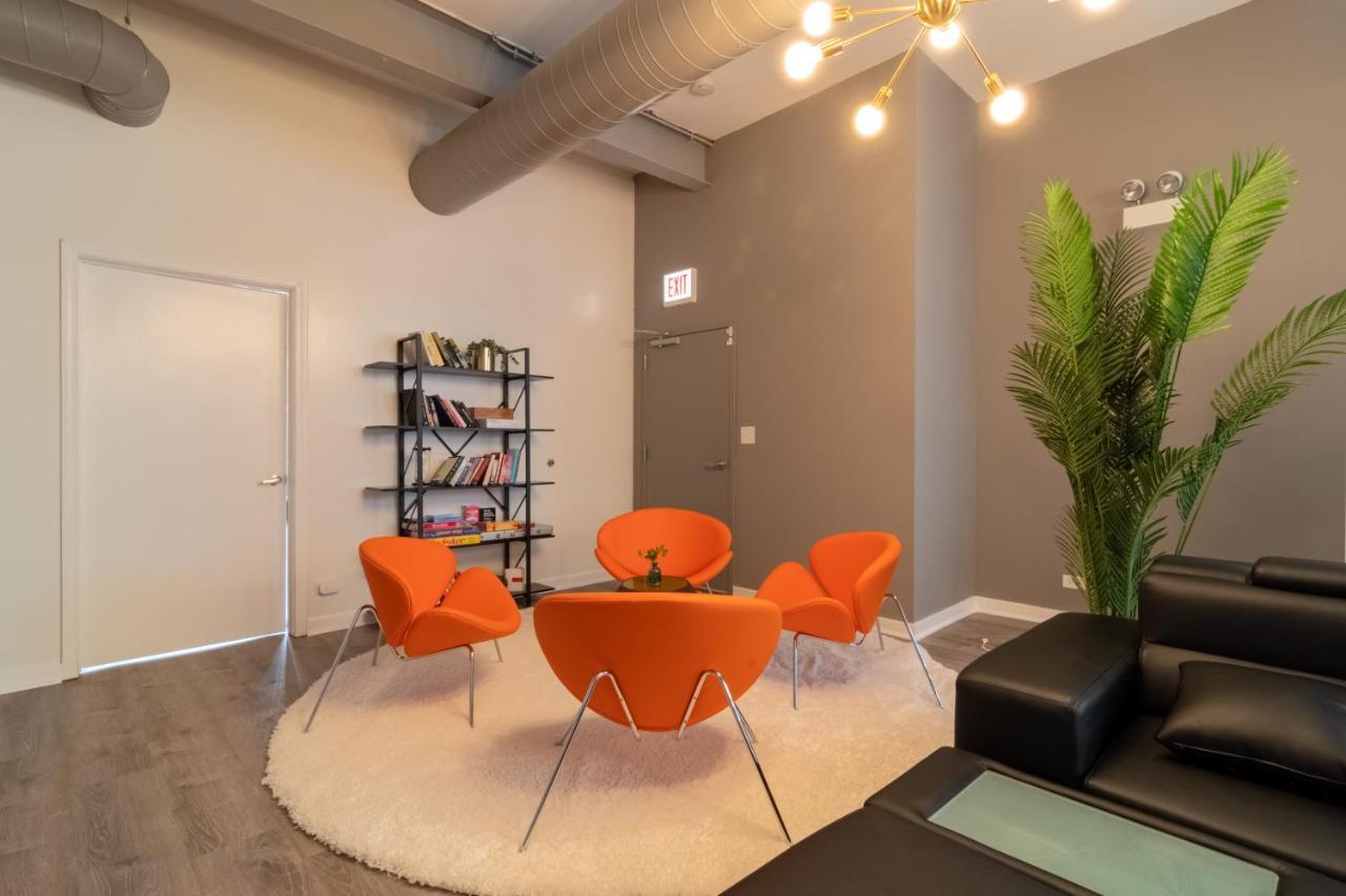 Penthouse Of Joy With Over 4000 Games! Chicago