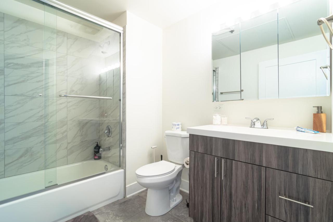 Mccormick Place Modern 2Br Loft In Downtown Chicago Michigan Avenue With Optional Parking Near Soldier Field Apartment