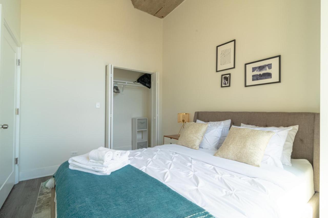 Mccormick Place Modern 2Br Loft In Downtown Chicago Michigan Avenue With Optional Parking Near Soldier Field Apartment *
