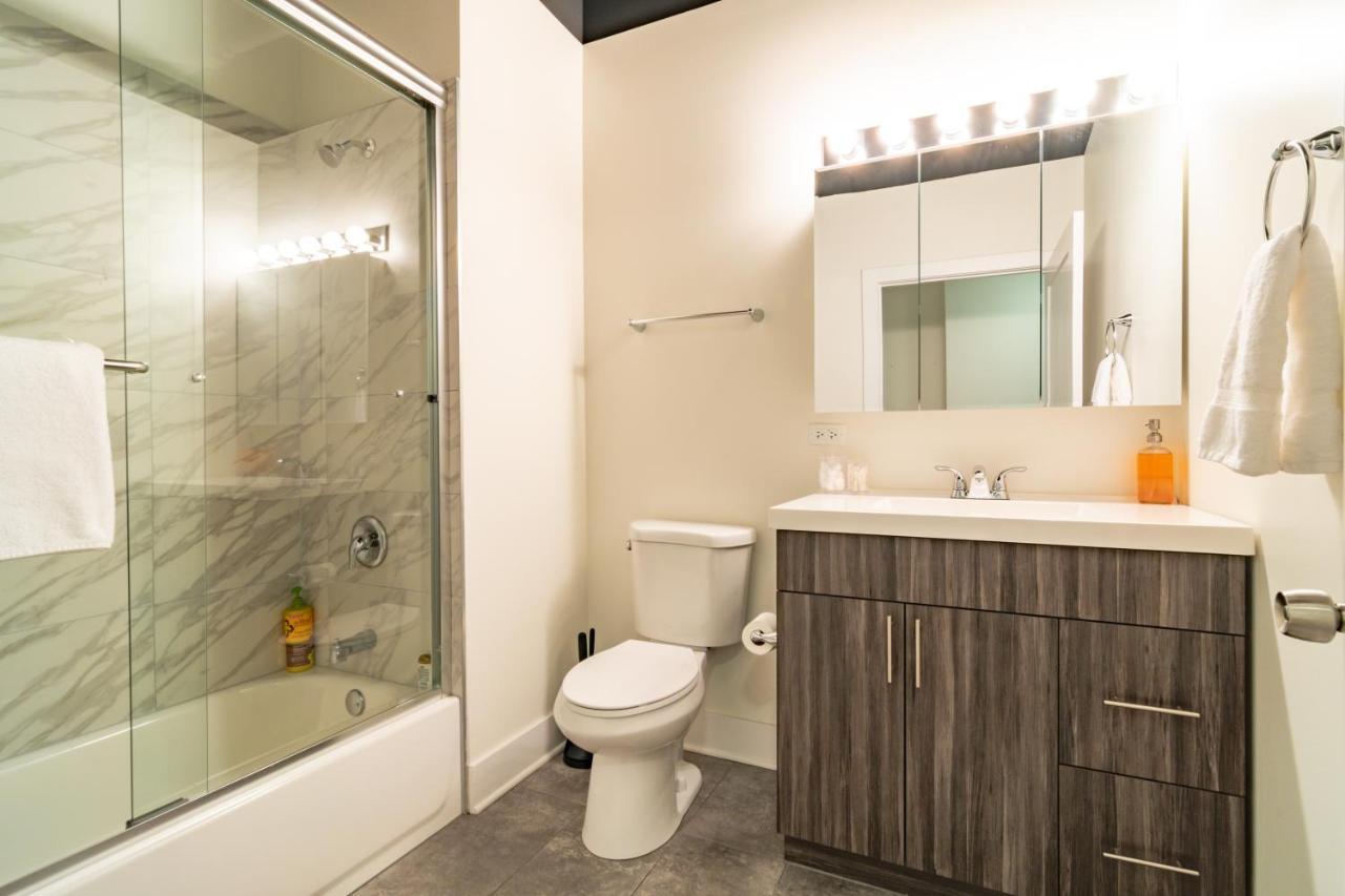 Mccormick Place Modern 2Br Loft In Downtown Chicago Michigan Avenue With Optional Parking Near Soldier Field Apartment