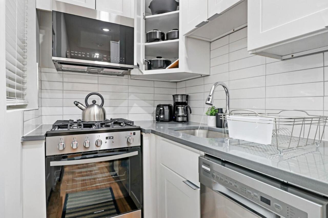 Appartement Chic & Updated In East Lakeview - Barry S1 *