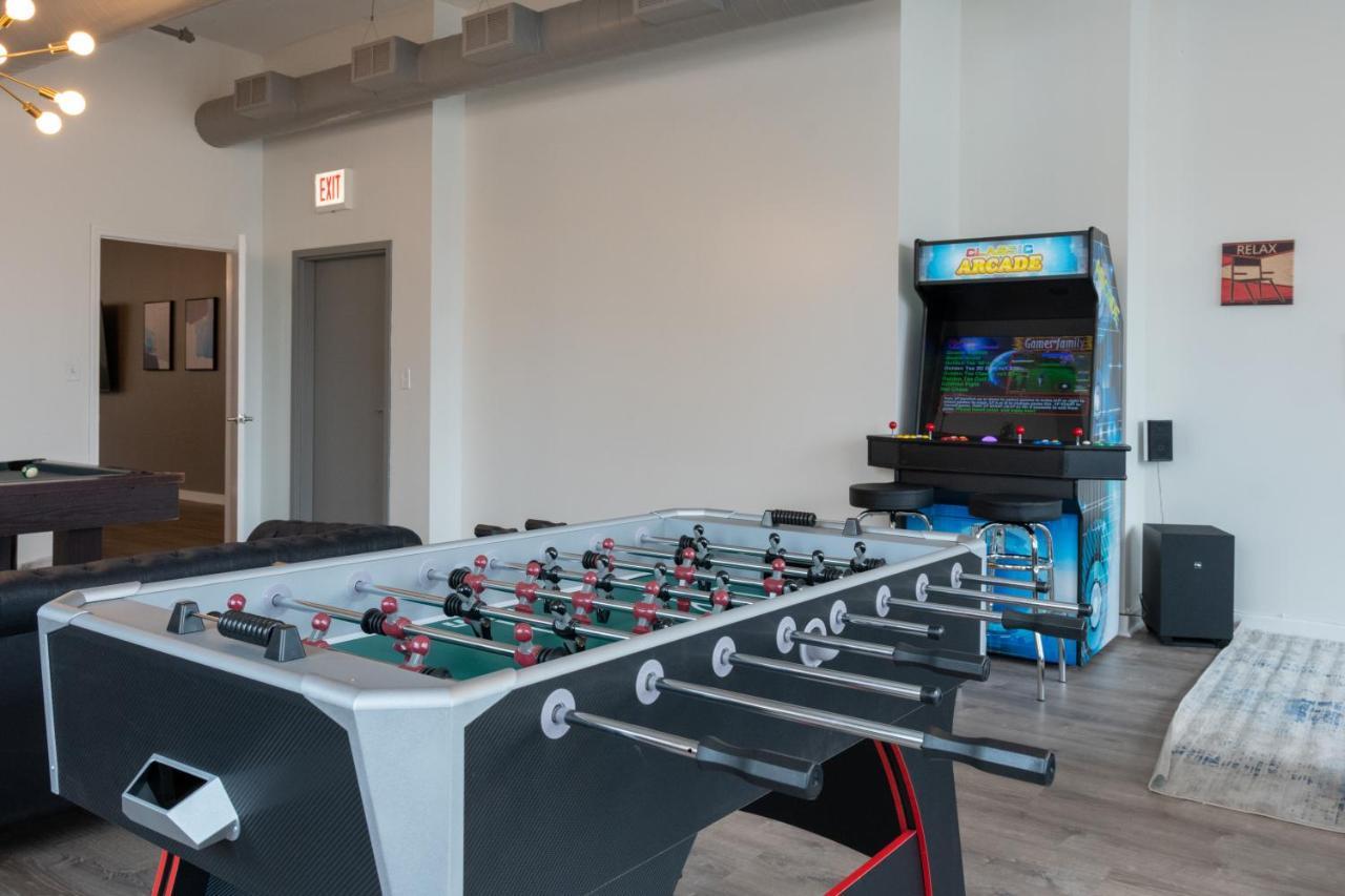 Apartment Penthouse Of Joy With Over 4000 Games!