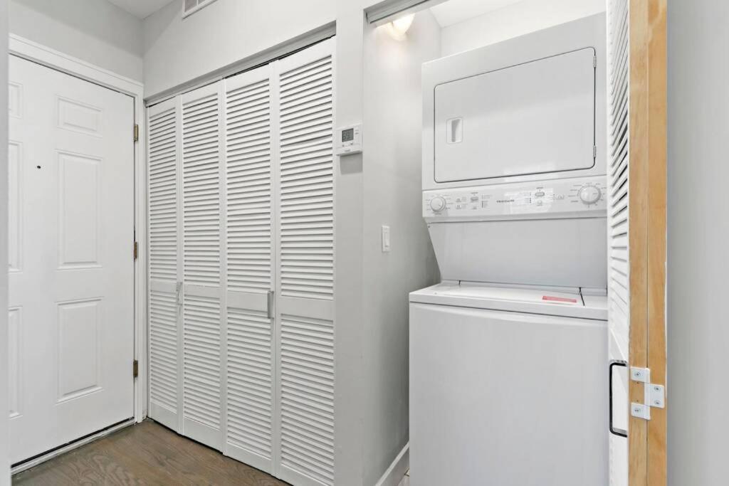 Cozy & Modern 3br - Division 201w Apartment