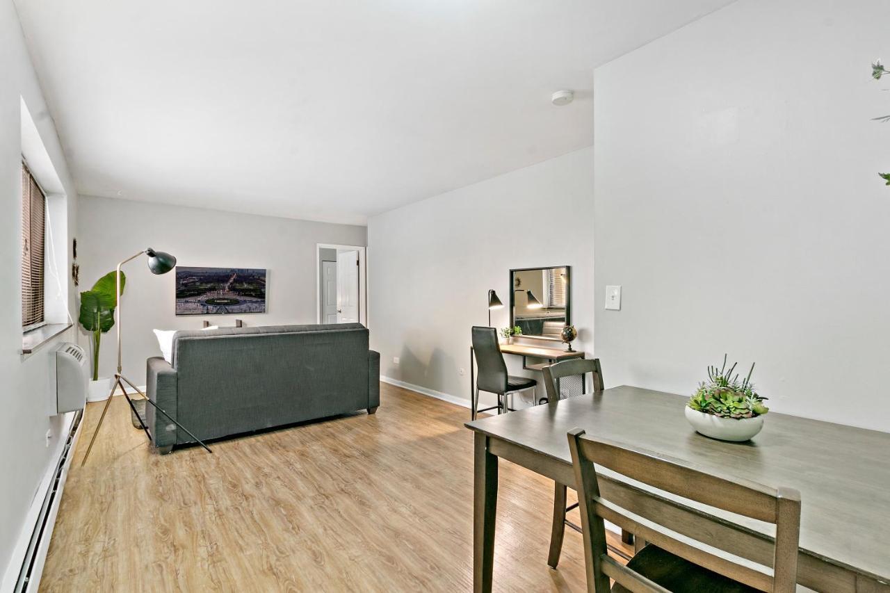 Stunning 1br At Center Of Lakeview - Oakdale 211 *