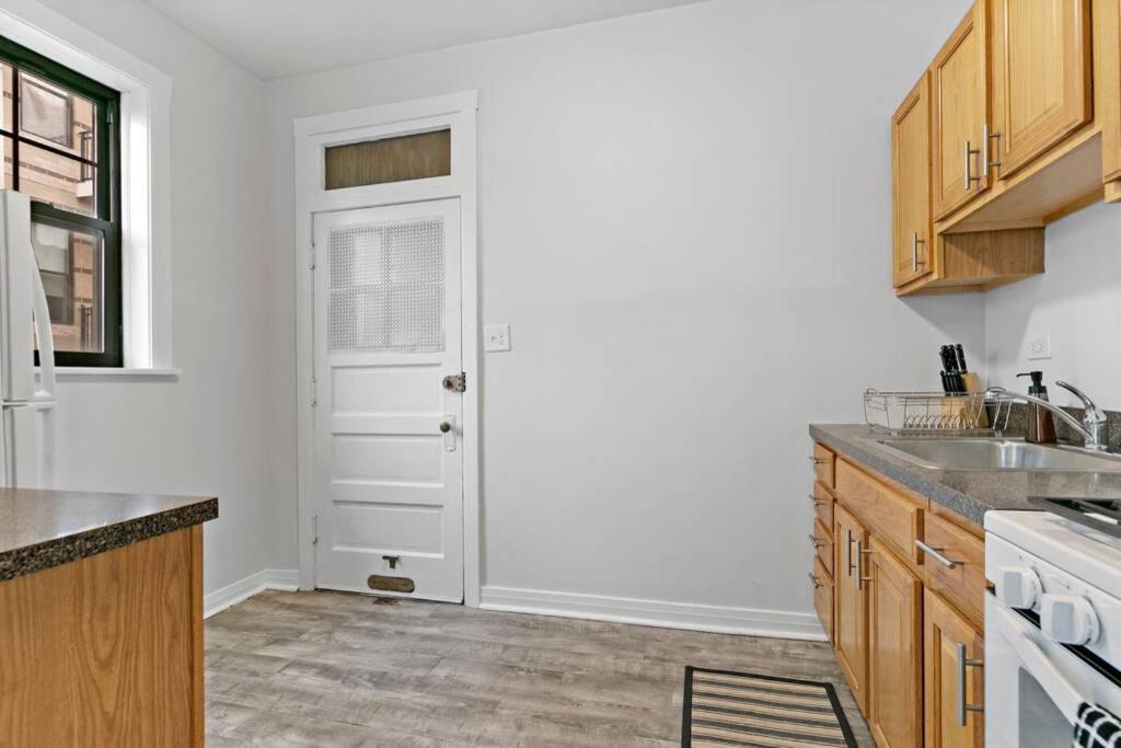 Well-furnished 1br In Popular Spot - Belmont J3 Apartment *