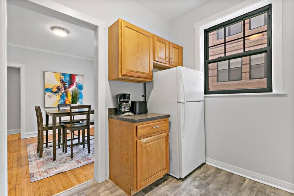 Well-furnished 1br In Popular Spot - Belmont J3 * Chicago