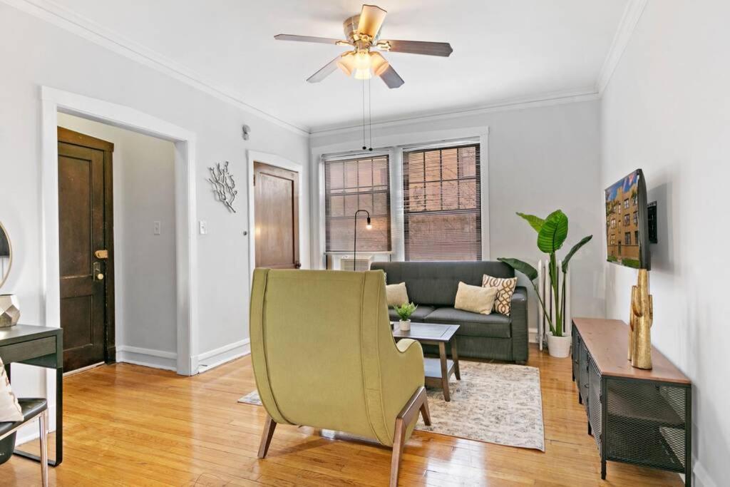 Well-furnished 1br In Popular Spot - Belmont J3 Apartment Chicago