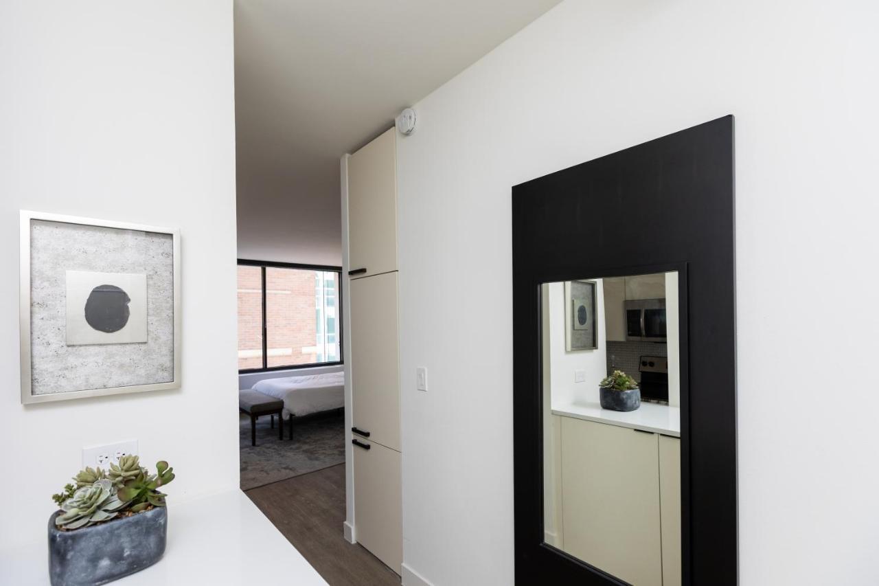 Apart-hotel 21 East - Chic Dt Apts With Rooftop By Zencity Chicago