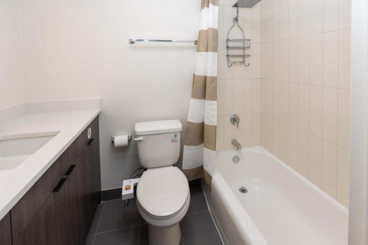 Apart-hotel 21 East - Chic Dt Apts With Rooftop By Zencity Chicago