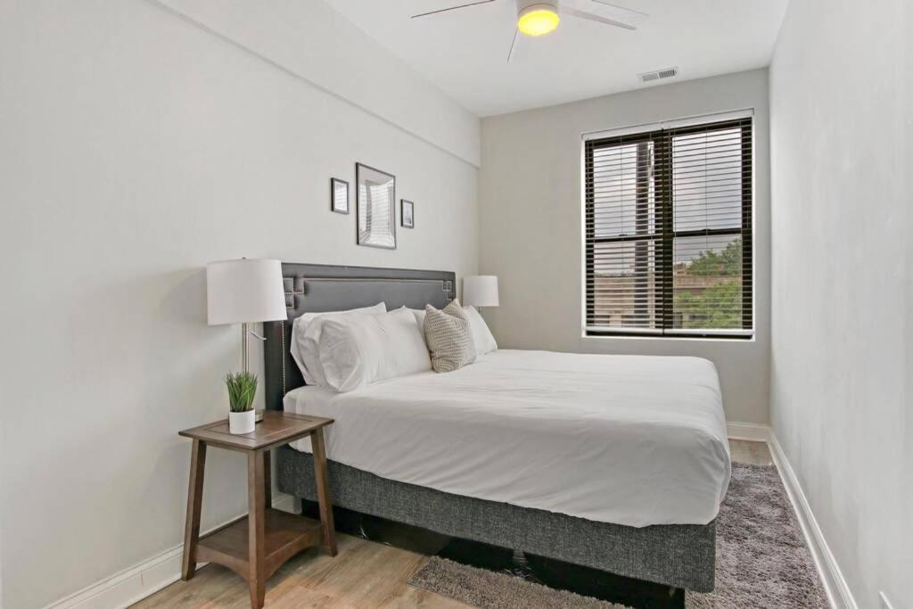 3br In Logan Square Walkable To Highlights - Park S6 Apartment Chicago