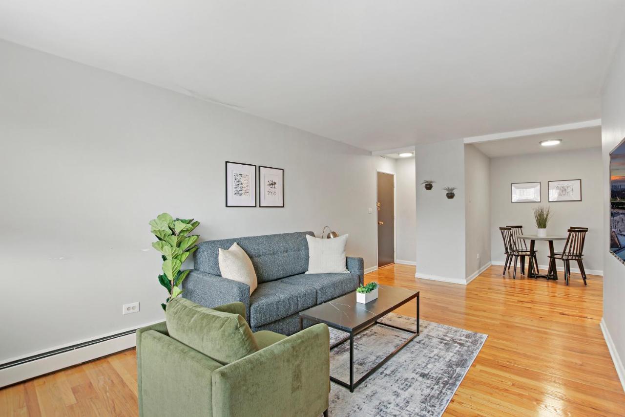 Inviting 2-bedroom Prime - Oakdale 512
