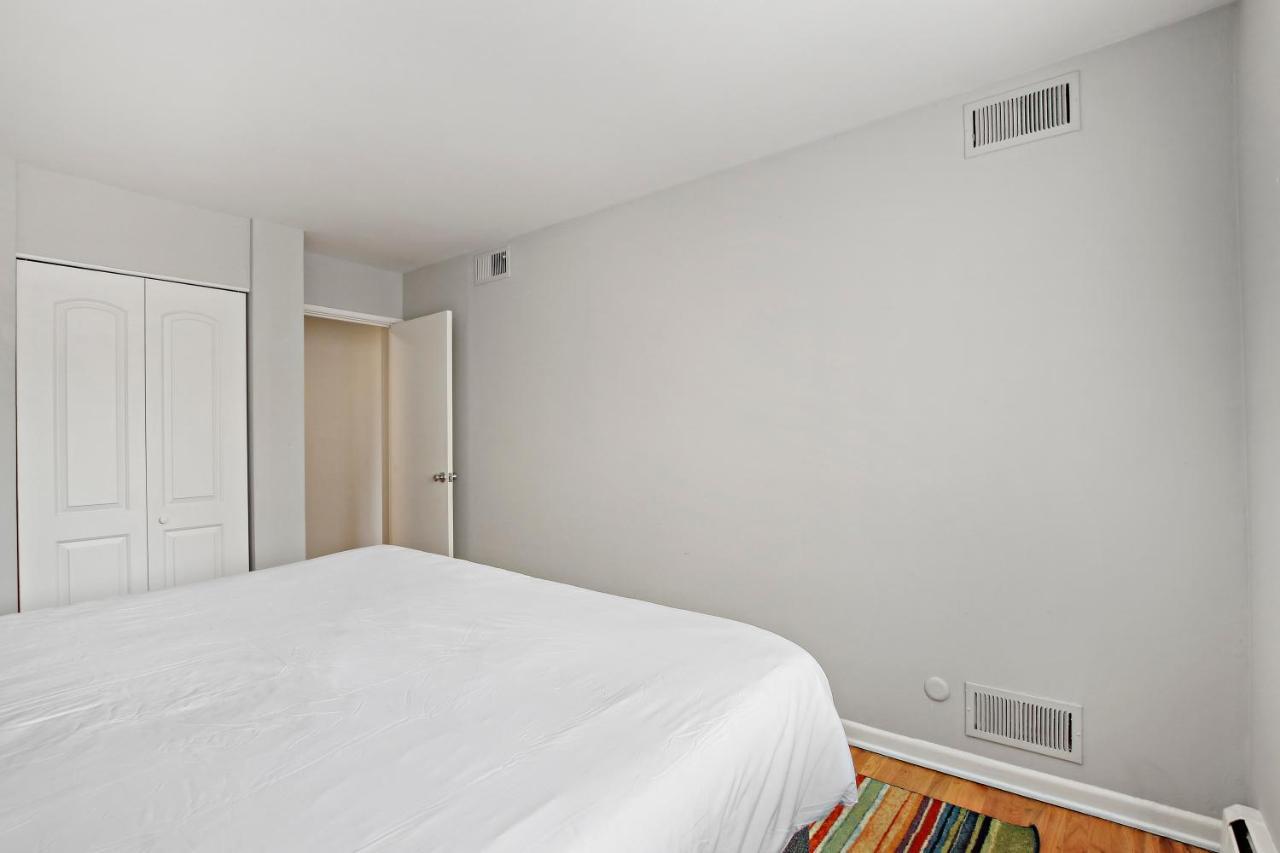 Inviting 2-bedroom Prime - Oakdale 512