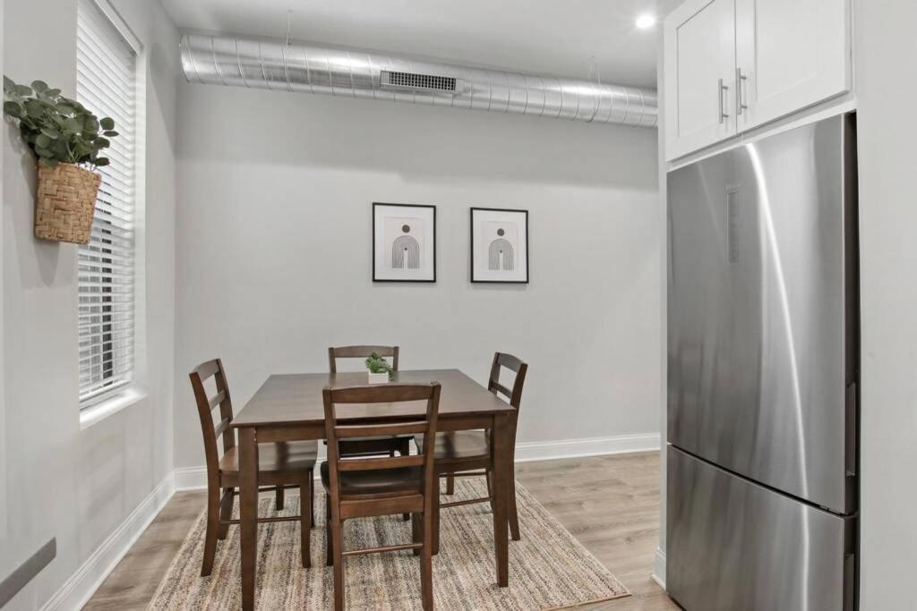 3br In Logan Square Walkable To Highlights - Park S6 Chicago
