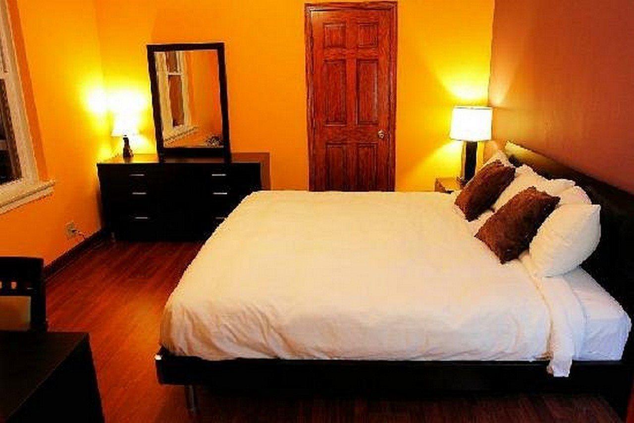 At Lincoln Park Hotel