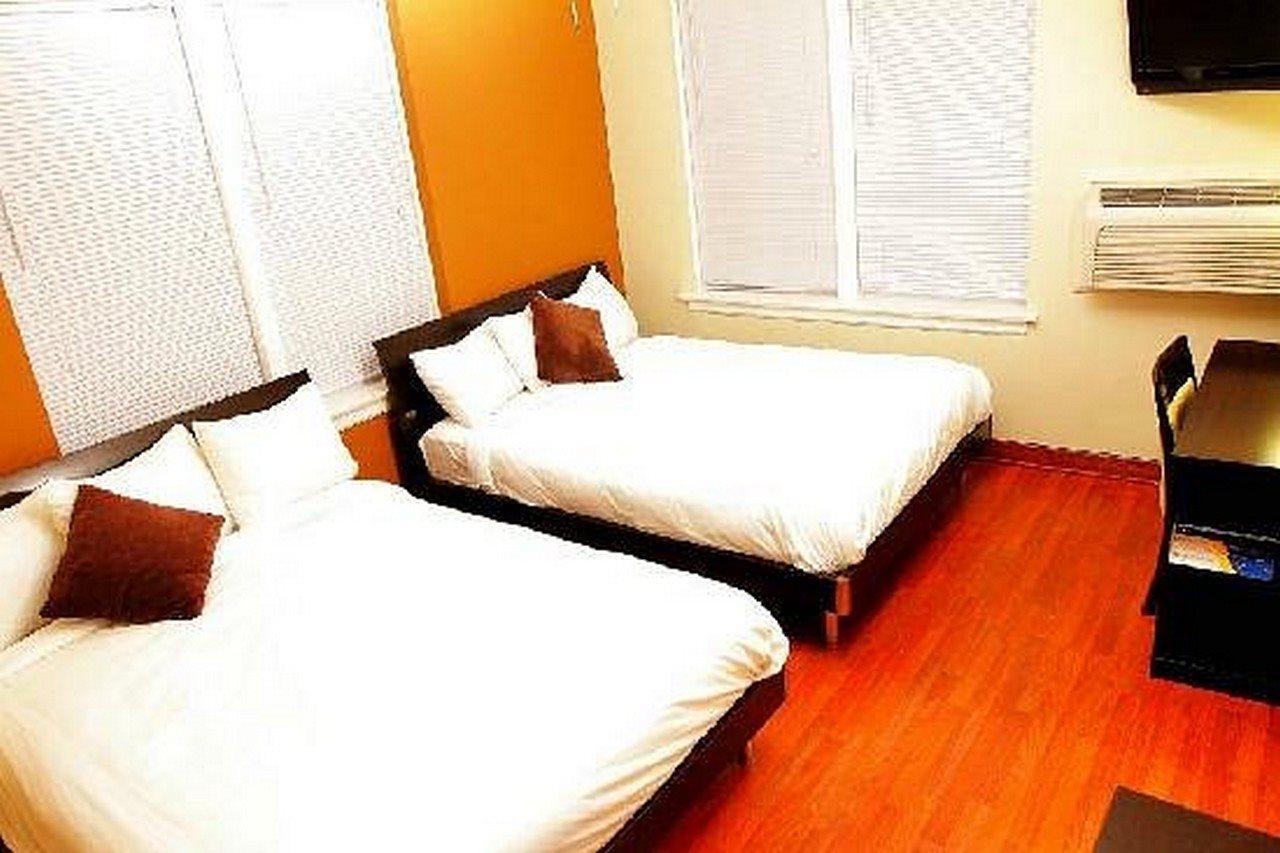 At Lincoln Park 2* Chicago