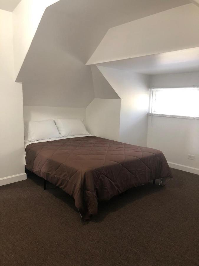 Muskegon House Homestay *